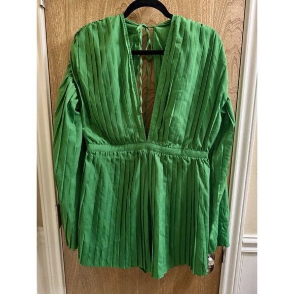 Pretty Little Thing Women Romper Playsuit Green Pleated Plunge Long Sleeve UK 12 - Picture 1 of 12